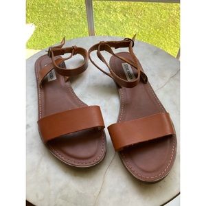 Steve Madden,tan Leather sandals.Great condition
